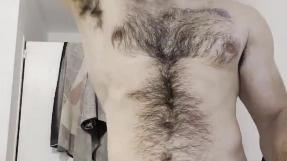 Hairy muscle daddy with big cock - ThisVid.com