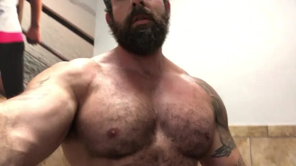 Hairy Muscle God Shows Off Sweaty Pubes and Pits - ThisVid.com 日本語で