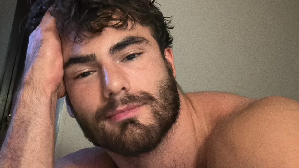 Hairy muscle jock cumpilation showin, strokin & cumming - ThisVid.com