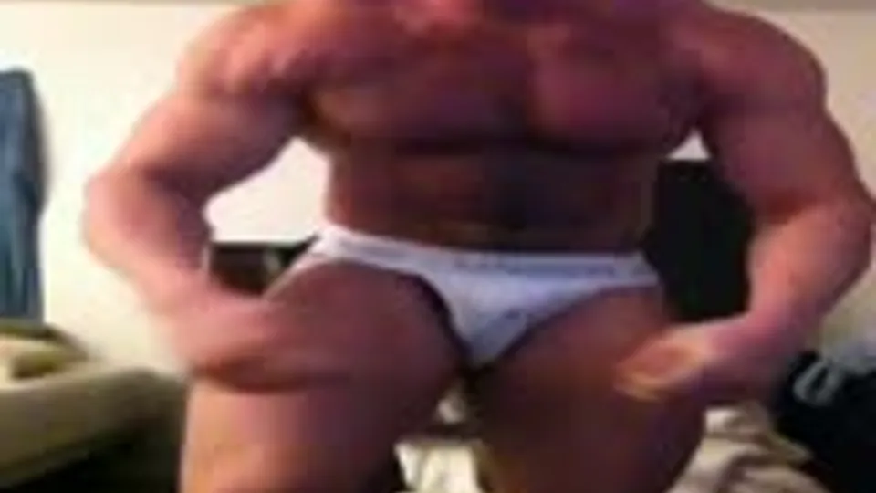 Hairy muscleman flex