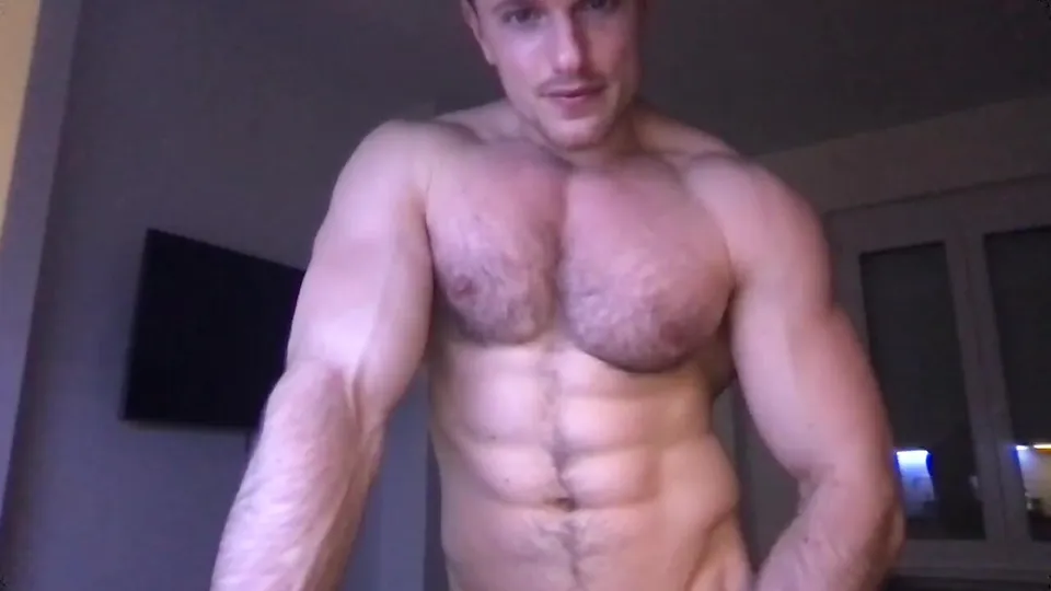 Hairy muscular boy jerks off and cums - ThisVid.com