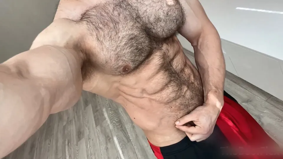 Hairy verbal bodybuilder - ThisVid.com