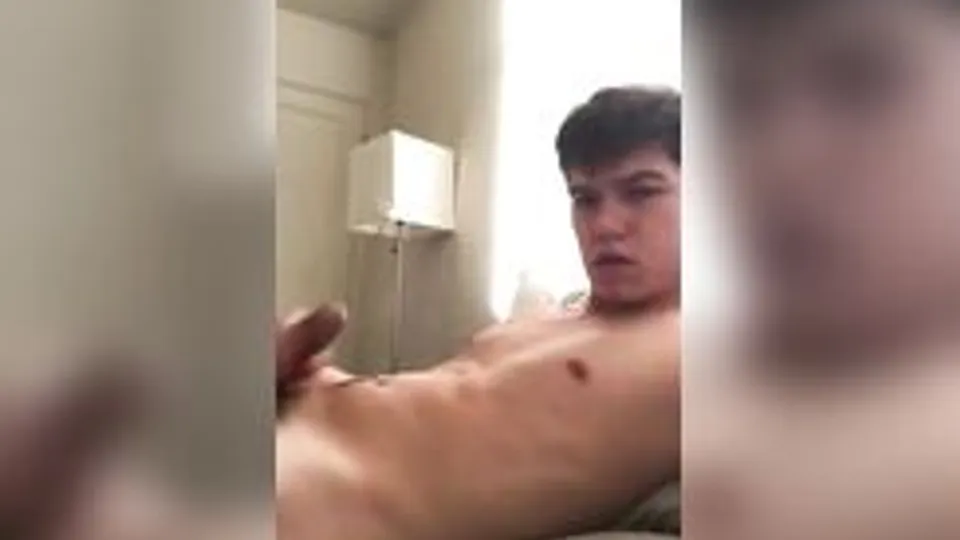 Handsome AF Teen Cums on Abs and Face