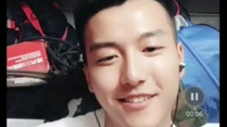 Handsome Chinese straight guy webcam - ThisVid.com
