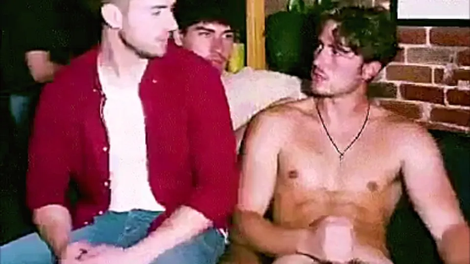 Handsome frat brother asked him to jerk him off - ThisVid.com