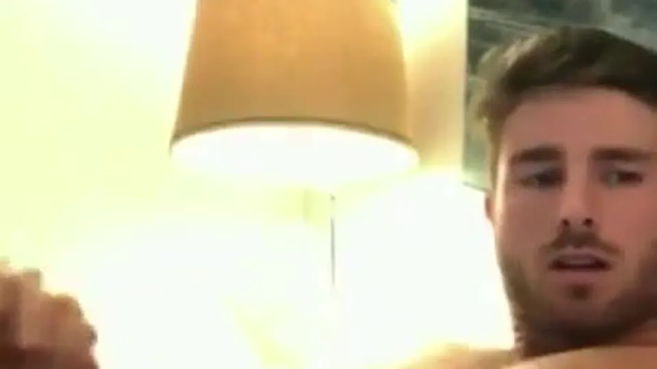 Handsome hunk cums over his chest - ThisVid.com