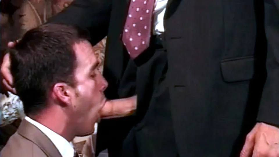 Handsome Junior Employee Sucks Off His Demanding Boss - ThisVid.com