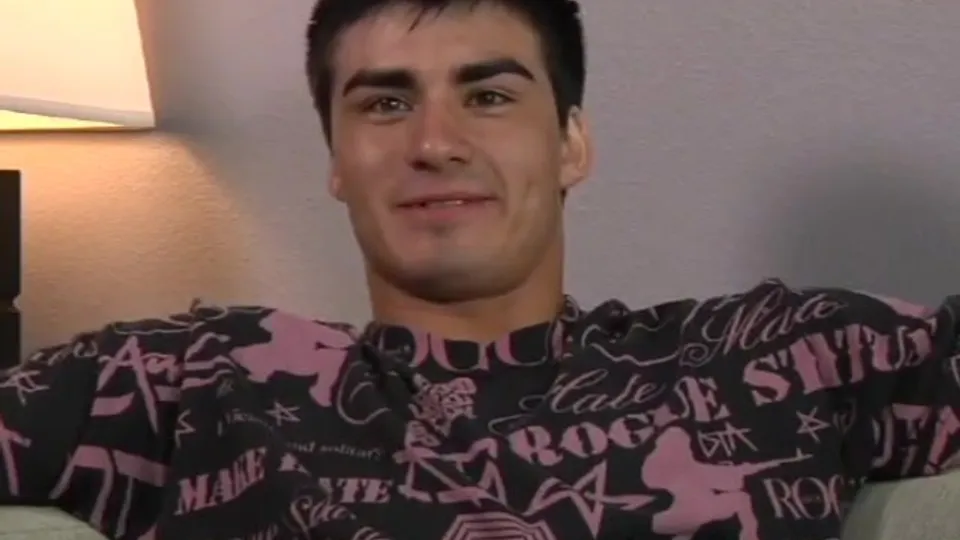 Handsome str8 college wrestler serviced - ThisVid.com