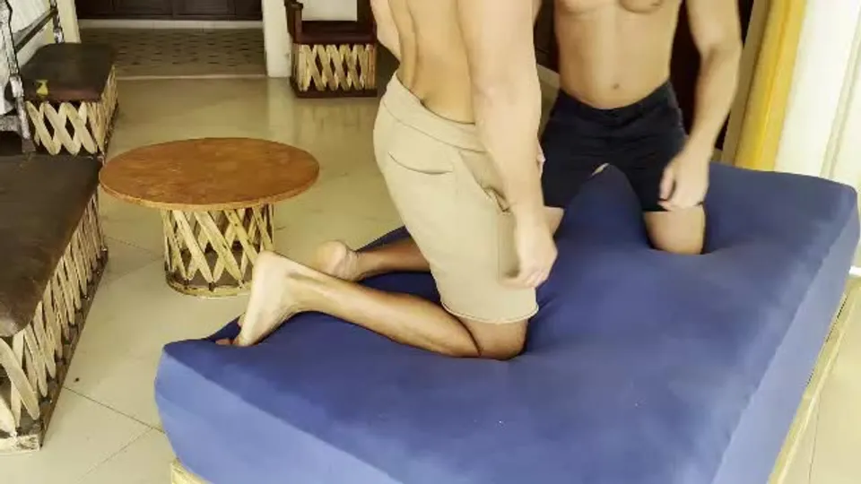 Harold Lopez Pumps Oliver Hunt In The Ass.mp4
