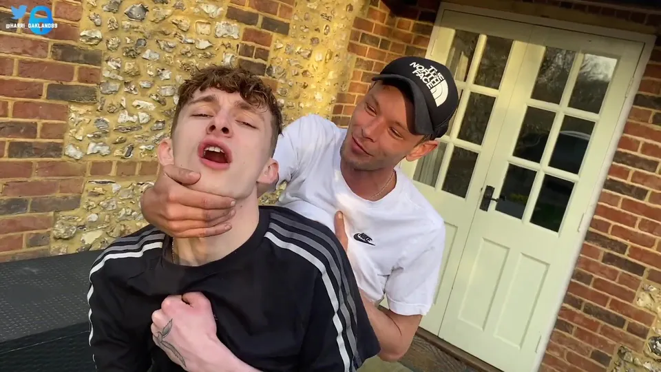 HARRI OAKLAND BREEDS CLAYTON FOX IN THE SUN