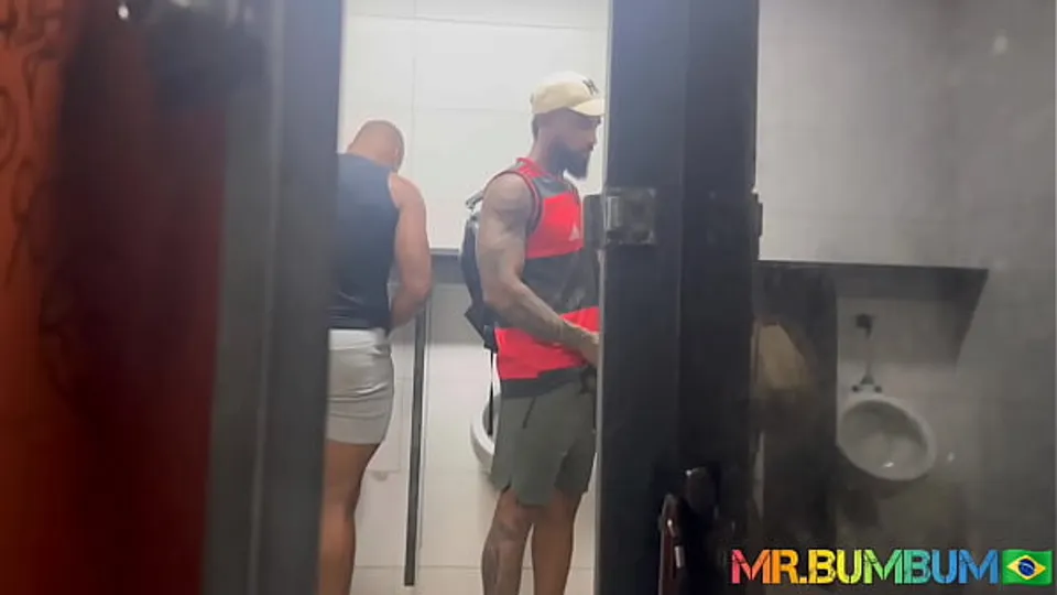 HAVING A #BATHROOM AT THE BUS STATION. HORNY AND ADRENALINE RUNNING.