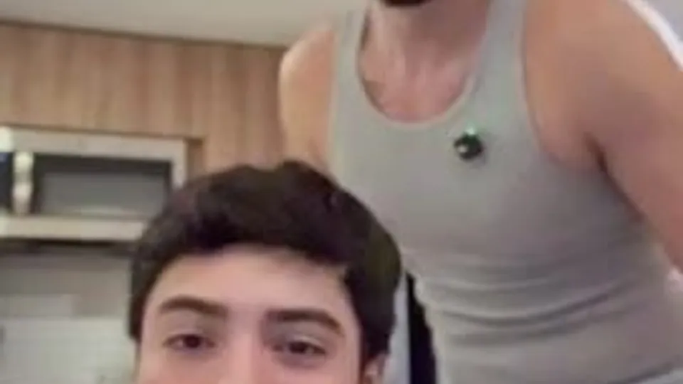 Héctor gets fucked by his BF Rene
