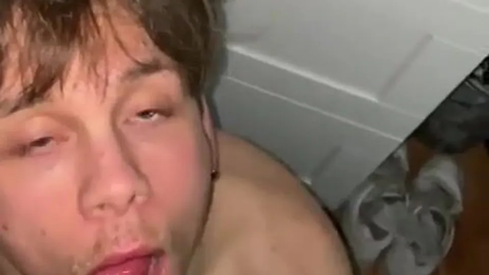 Gay Bareback Action: Big Cocks & Cum Shots