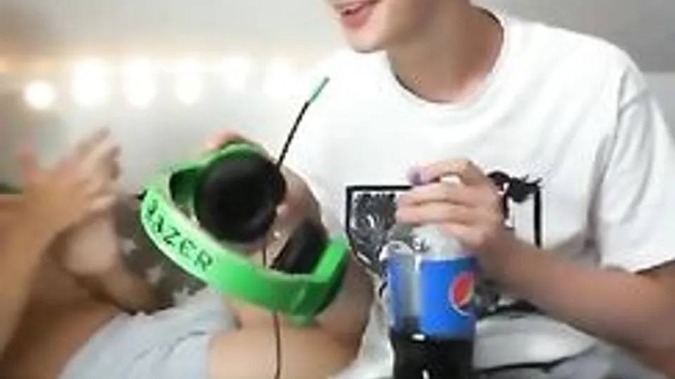 Gamer Boys Masturbate Together