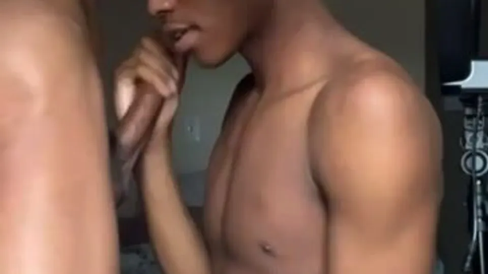 Helping Homie Bust a Fat Nut - ThisVid.com
