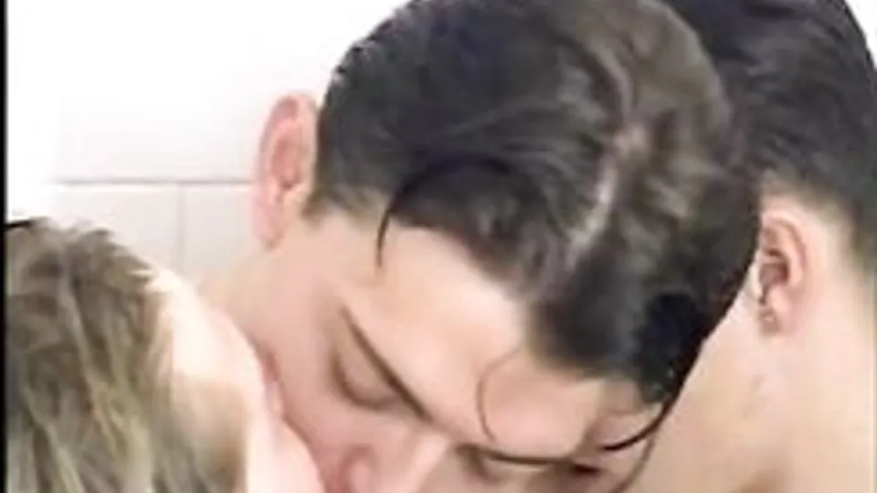 Jongetjes in de douche