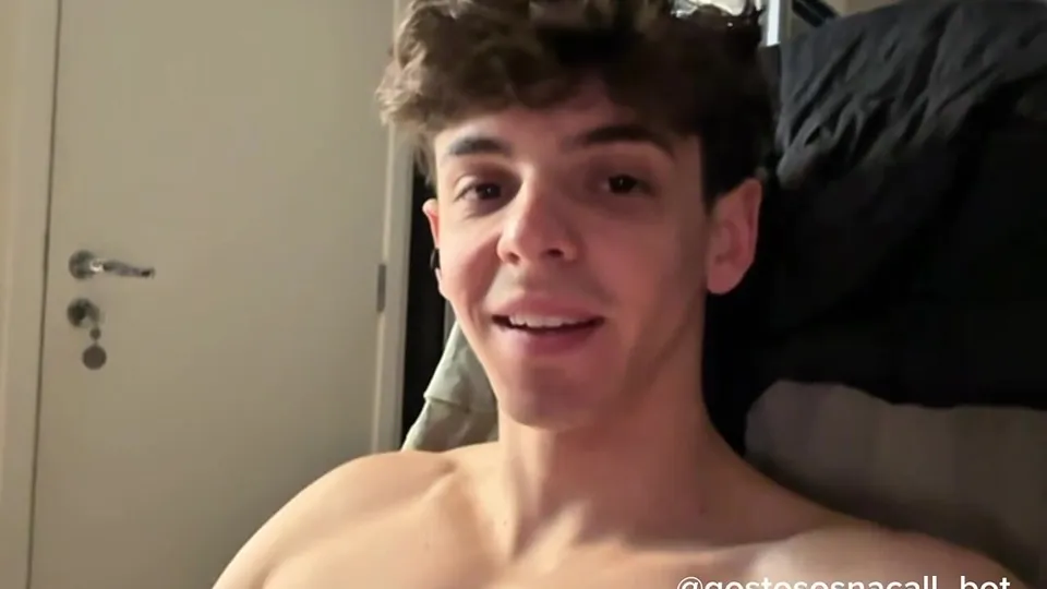Hetero brasileño en cam - ThisVid.com