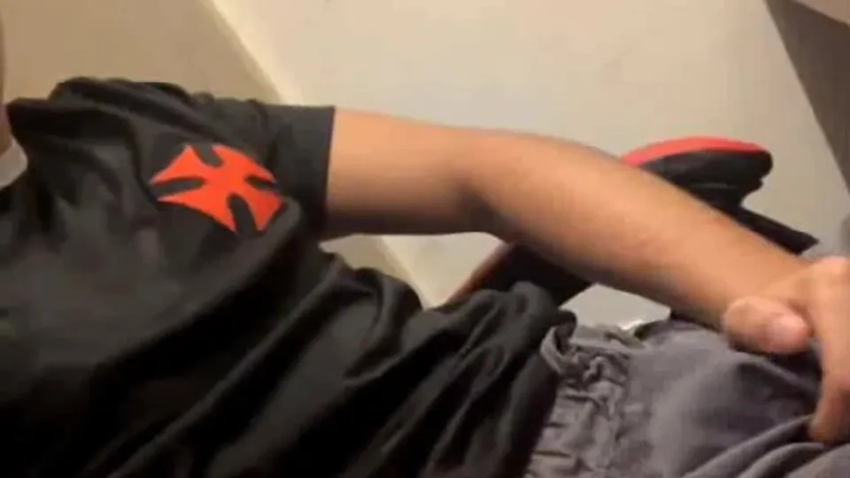 Hetero brasileño en cam - video 3 - ThisVid.com