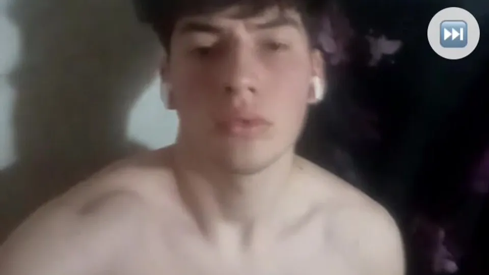 Hetero engañado - video 46 - ThisVid.com