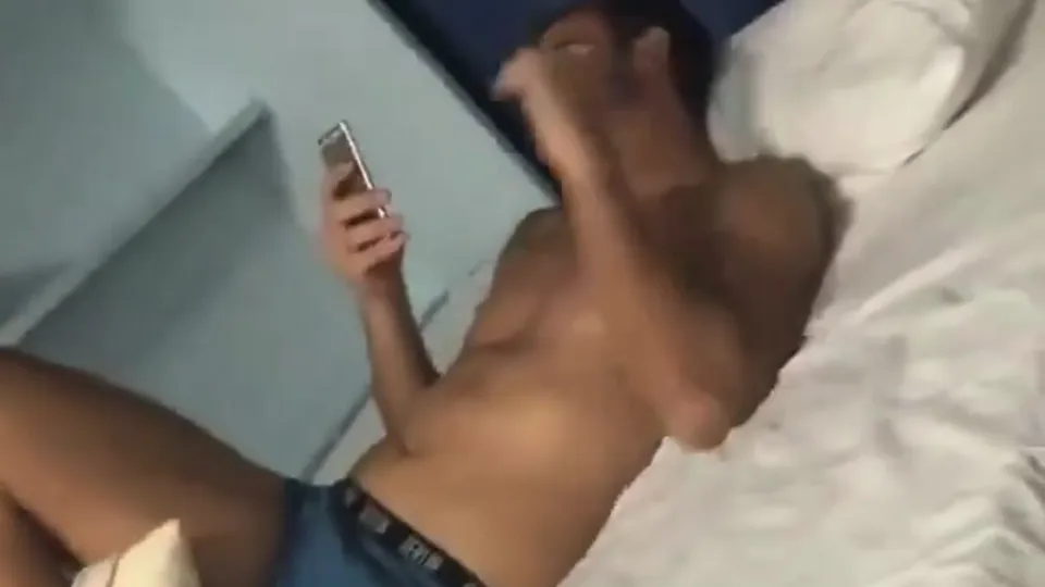 Heteros españoles bromeando - ThisVid.com