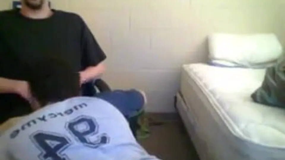 Hidden cam - str8 guy gets head after work - ThisVid.com