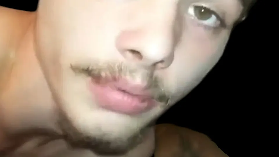 ชนชาติแดงสูงสุดรังแกทวีดสีดำ