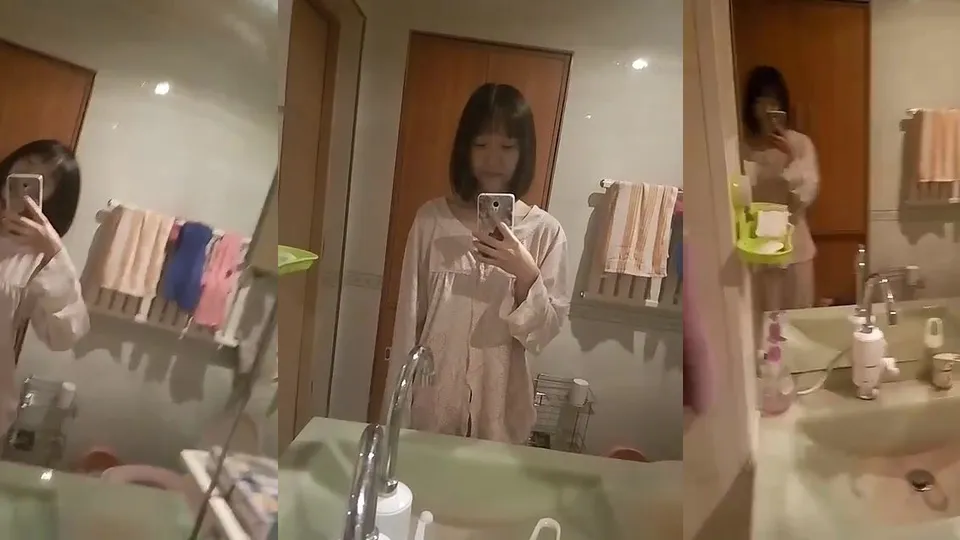 High school girl strips and takes selfies 12 