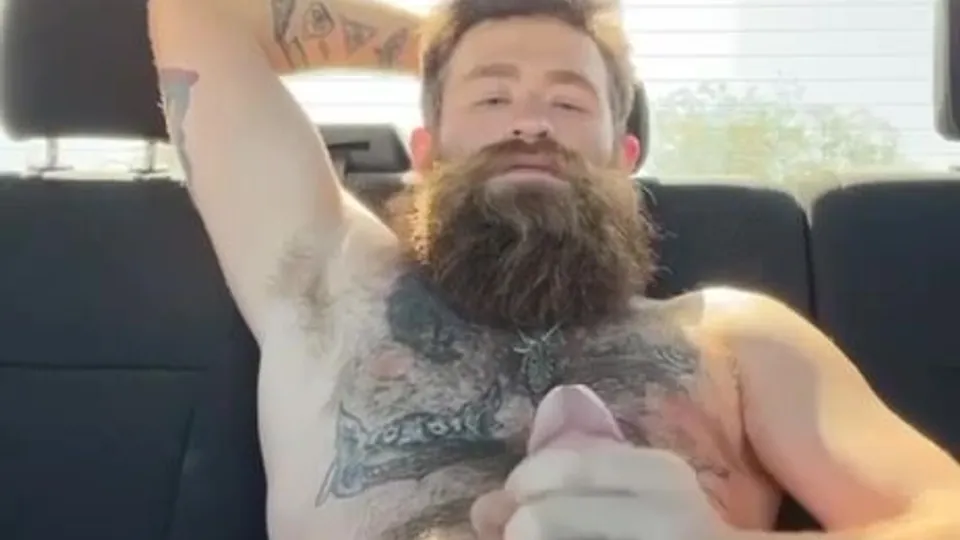Hillbilly redneck jerking off in his truck & cumming - ThisVid.com