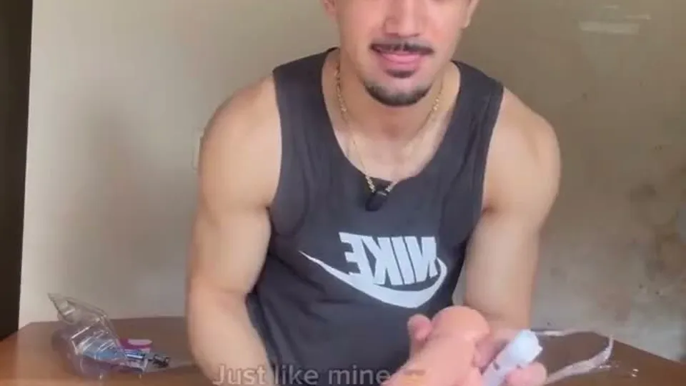 Hispanic hunk jerks off
