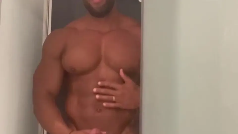 Muscle Bear Shower Jerk Off