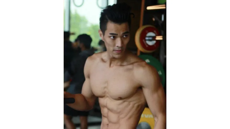 Hk shower - video 2 - ThisVid.com