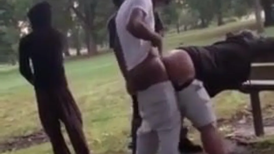 Homies fucking in the hood's park - ThisVid.com
