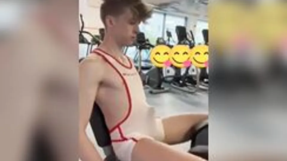 Twink Masturbates in House