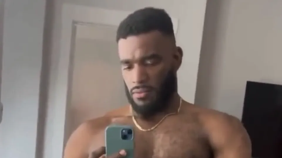 Horny black daddy - ThisVid.com