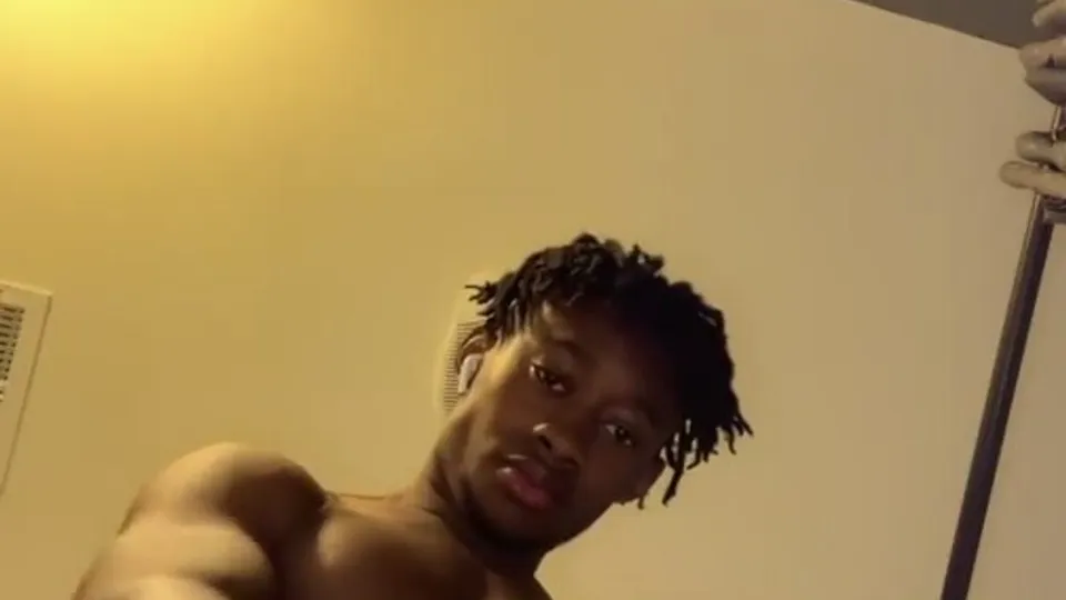 Horny Black Guy Blowing Hot Load - ThisVid.com