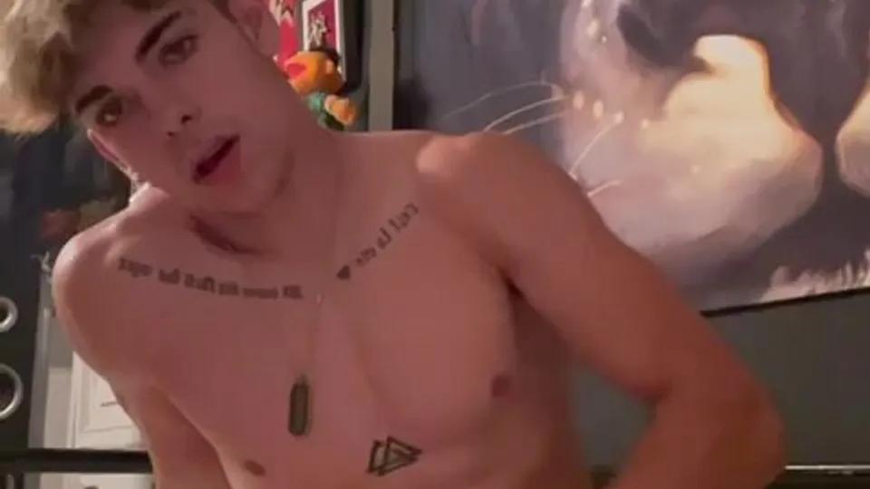 Horny boy jerking and cum - ThisVid.com