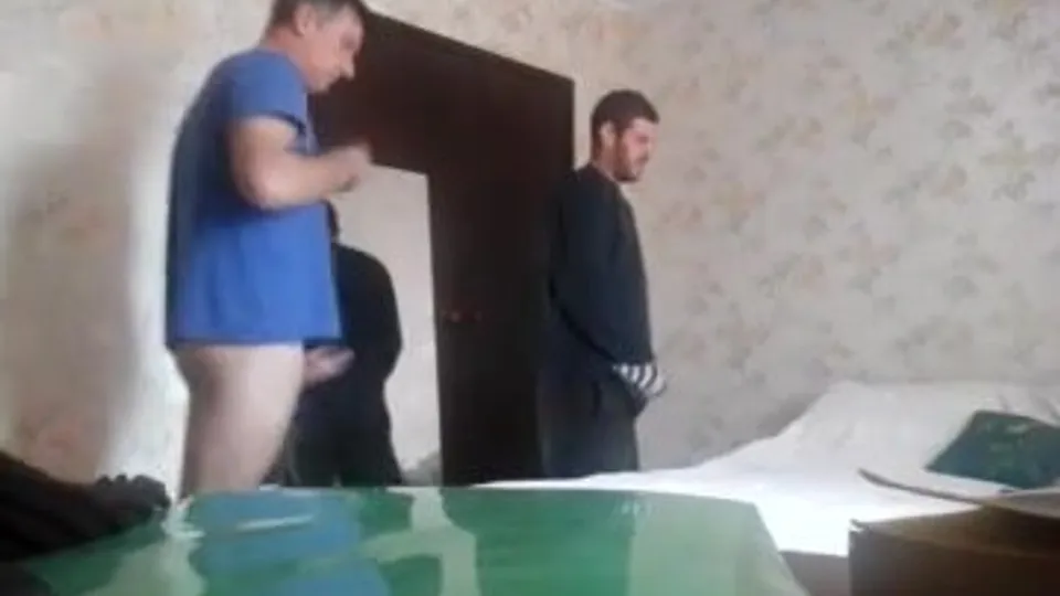 Horny builder - ThisVid.com