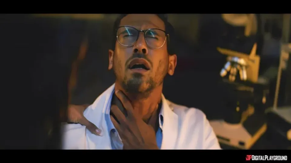 Doctor Alex Jones Seduced by Patient