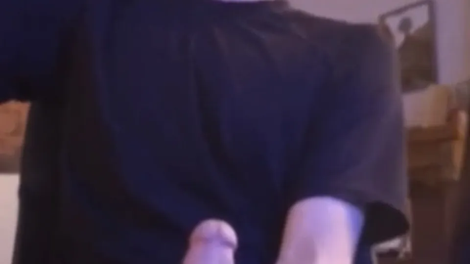 Horny gamer can't hide boner in sweatpants on live - ThisVid.com
