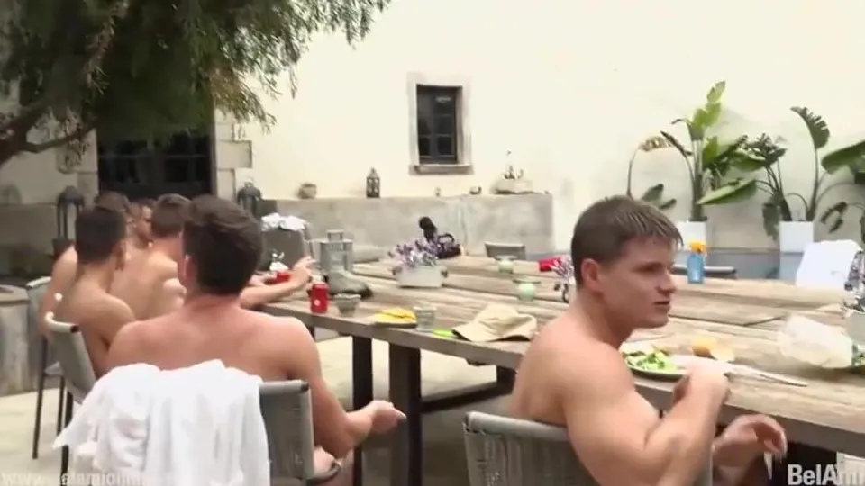 Gay Bareback Holiday Encounter