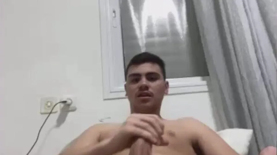 Horny Israeli can't fall asleep - ThisVid.com