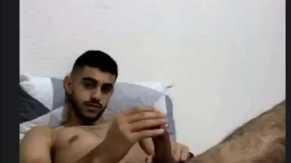 Horny Israeli in bed - ThisVid.com