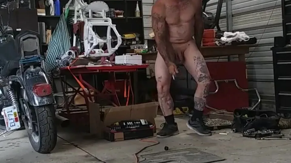 Horny redneck biker dad fucking himself - ThisVid.com