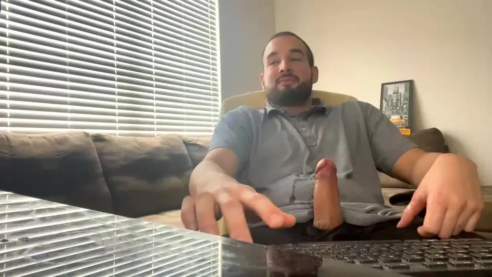 Horny Stud Shoots On His Shirt - ThisVid.com
