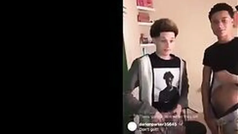 TikTokers Masturbate on Cam