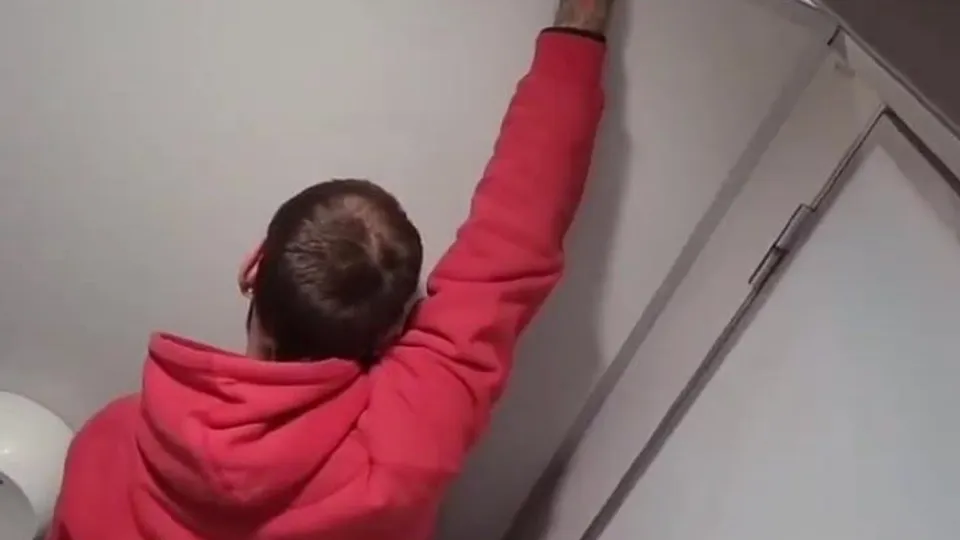 Horny Traveler using restroom stall gloryhole - ThisVid.com