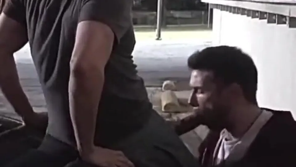 Horsehung guy gets his massive cock sucked in public - ThisVid.com