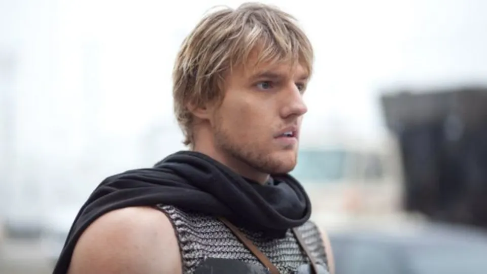Hot actor playing thor stroking 2 - ThisVid.com
