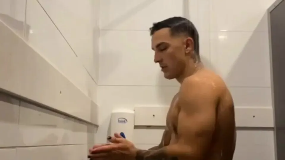 Hot and sexy men in the shower - ThisVid.com