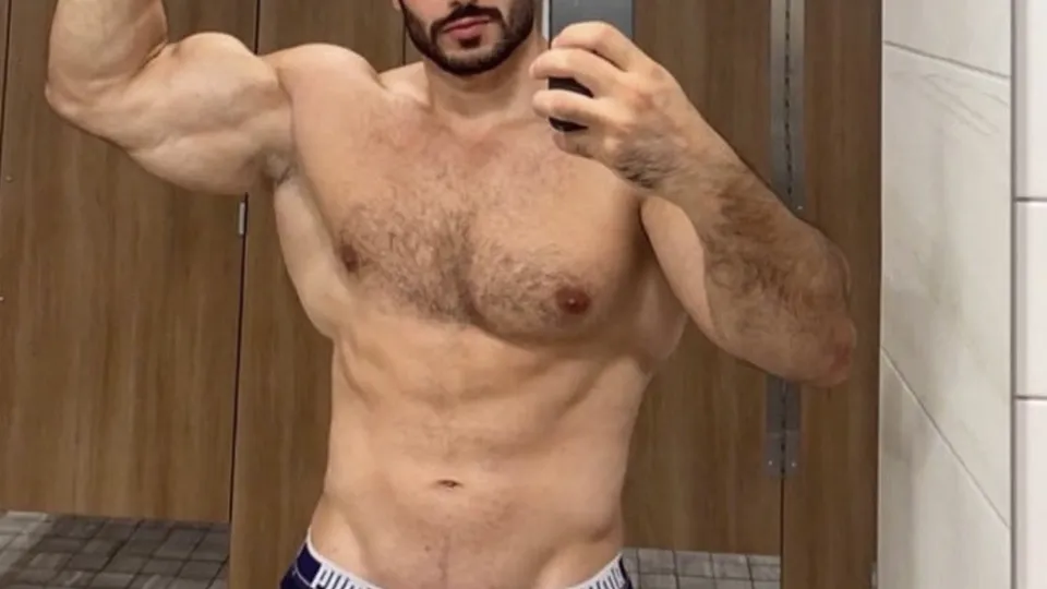Arab Bodybuilder's Thick Cock Cumshot